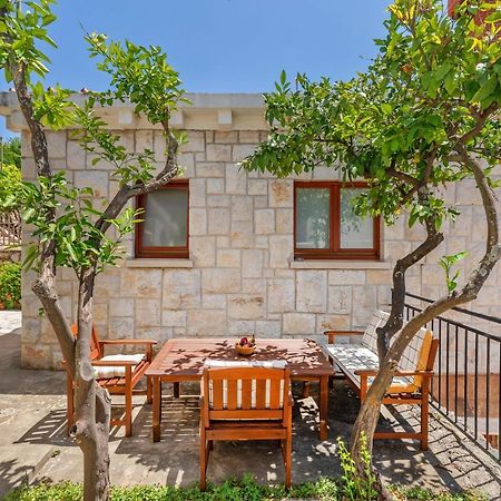 Cosy Apartment Close To Lapad Promenade And Beach ดูบรอฟนิก ภายนอก รูปภาพ