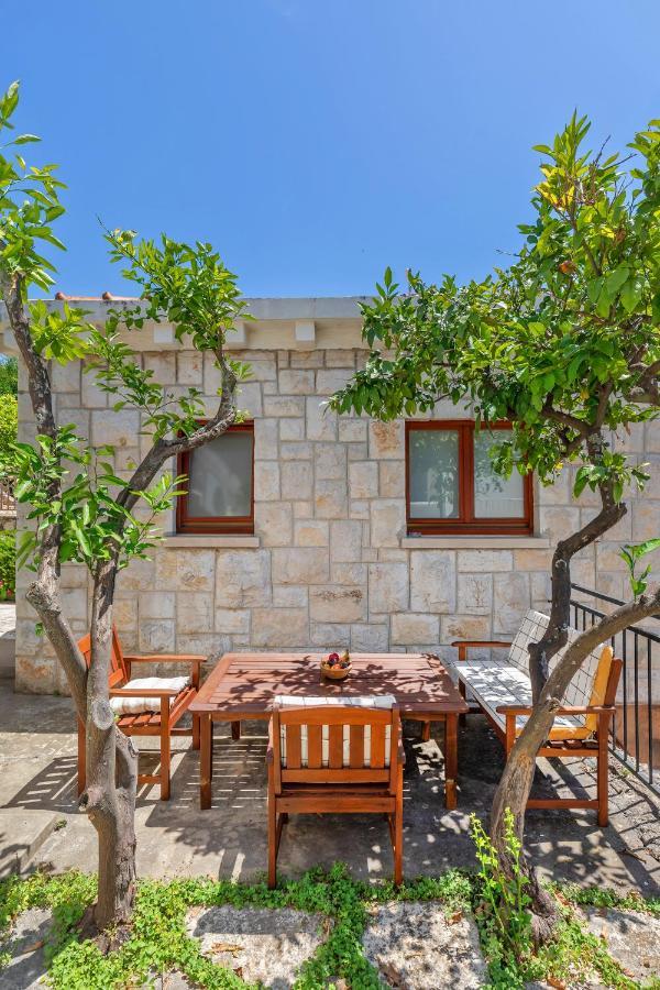 Cosy Apartment Close To Lapad Promenade And Beach ดูบรอฟนิก ภายนอก รูปภาพ